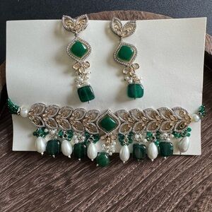 Bridal Bollywood Elegant Emerald Green and Gold Choker Set with Earrings